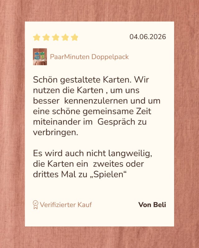 Grafik einer Kundenbewertung mit fünf gelben Sternen zum PaarMinuten Doppelpack: „Schön gestaltete Karten. Wir nutzen die Karten, um uns besser kennenzulernen …“ von Beli, verifizierter Kauf