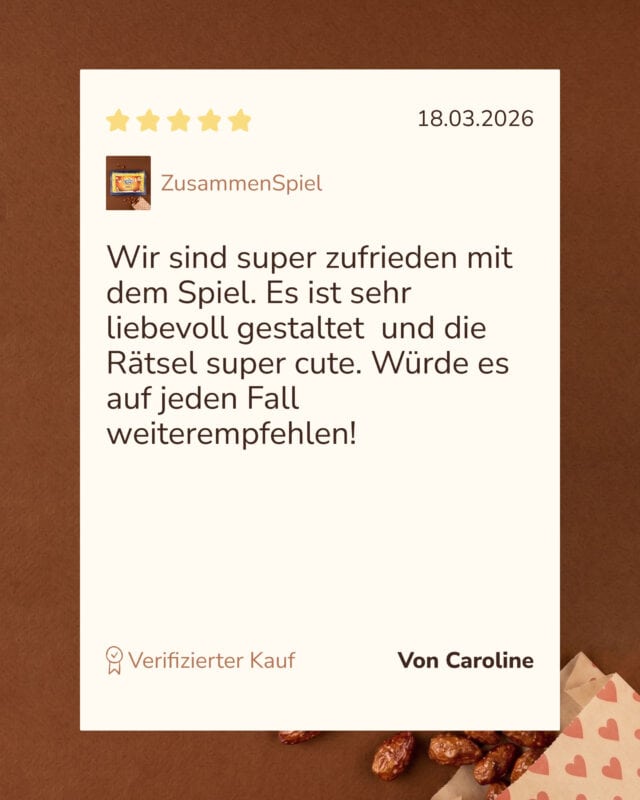 Grafik einer Kundenbewertung mit fünf gelben Sternen zum ZusammenSpiel: „Wir sind super zufrieden mit dem Spiel. Es ist sehr liebevoll gestaltet und die Rätsel super cute.“ von Caroline, verifizierter Kauf